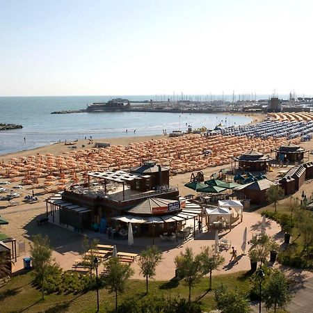 Hotel Toledo Ρίμινι Εξωτερικό φωτογραφία